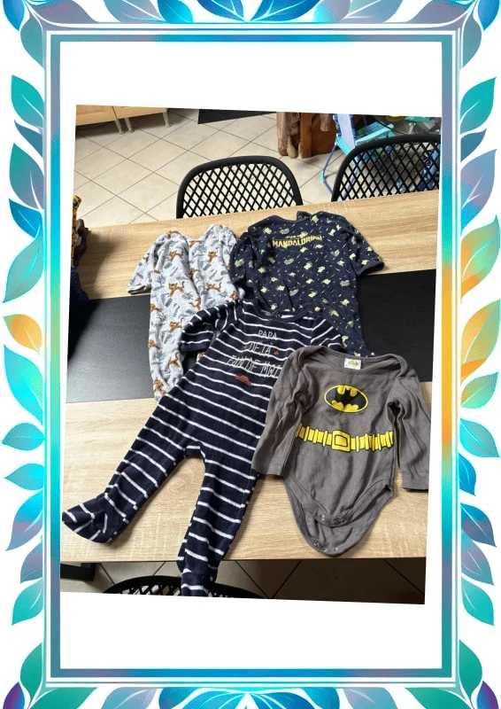 Lot pyjama 9 mois + 1 body manches longues 9-12mois